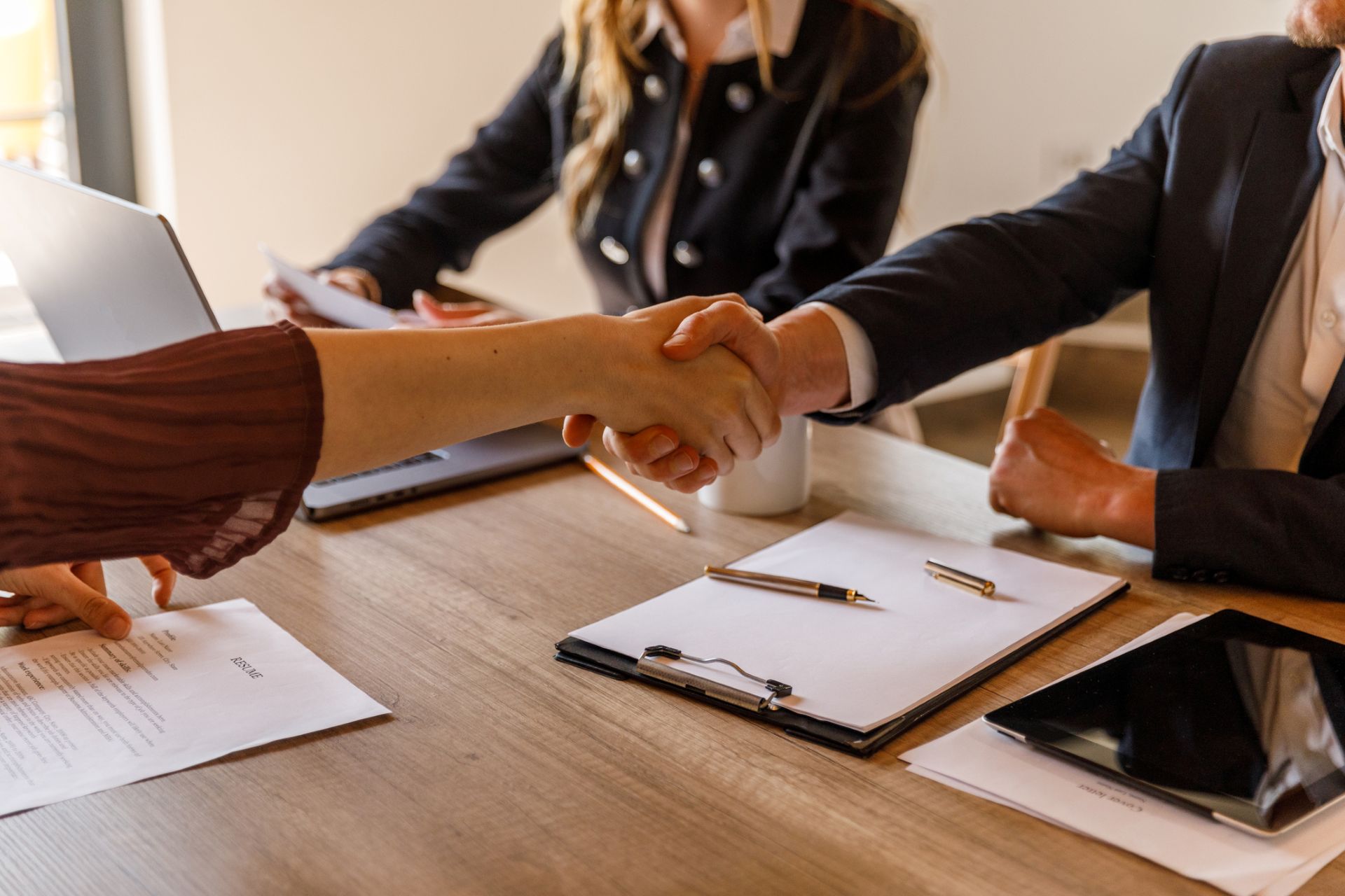 Start your Dubai business setup with our team